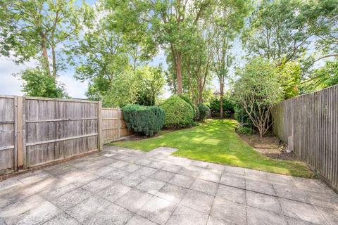 The Avenue, Surbiton KT5 2 bed apartment for sale