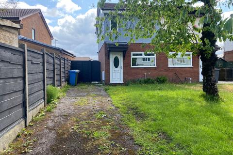 29 Ravenwood, Chadderton OL9 9UE 2 bed semi