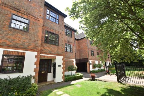 St Michaels Court, WEYBRIDGE, KT13 1 bed apartment for sale