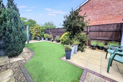 Ferndown 2 bed flat for sale