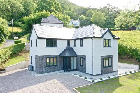 Jubilee Road, Trefriw 3 bed detached house for sale