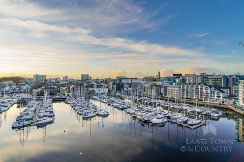 17 Marrowbone Slip, Plymouth PL4 2 bed apartment for sale