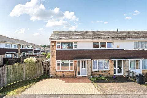 Merton Road, Bearsted, Maidstone 2 bed semi