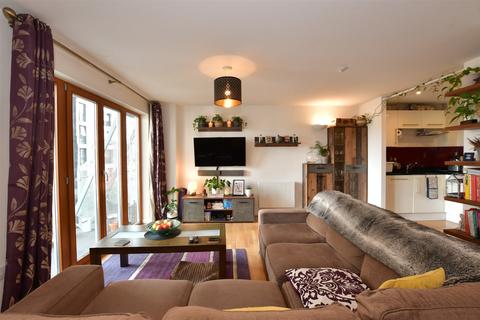 Ilford Hill, Ilford, Essex 2 bed apartment for sale