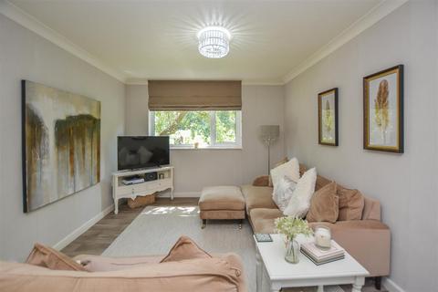 Eagle Way, Great Warley, Brentwood 2 bed apartment for sale