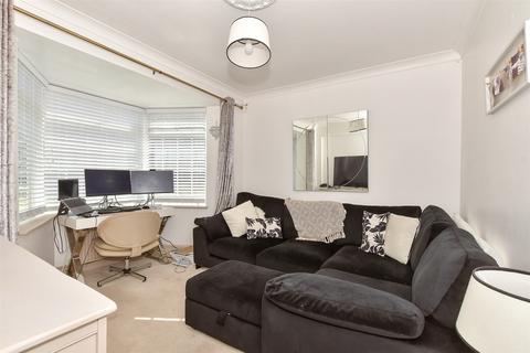 Ackholt Road, Aylesham, Canterbury, Kent 3 bed semi
