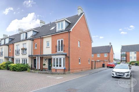 Browne Close, Woking, Surrey, GU22 4 bed end of terrace house for sale