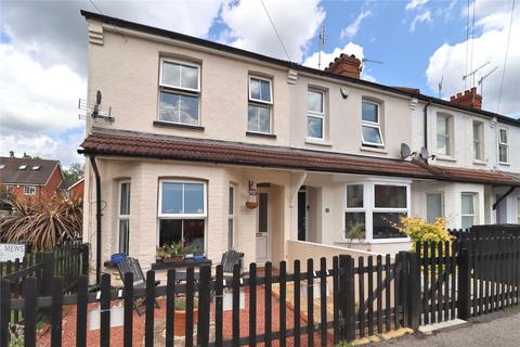 Vale Farm Road, Surrey GU21 3 bed end of terrace house for sale