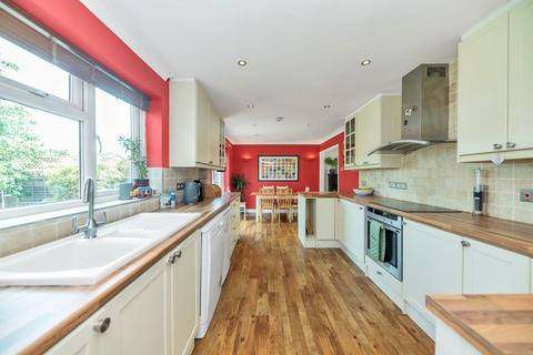 Cedar Close, Royston SG8 5 bed detached house for sale