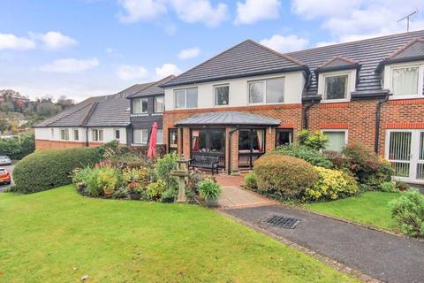 Valley Court (Caterham), Caterham CR3 1 bed apartment for sale