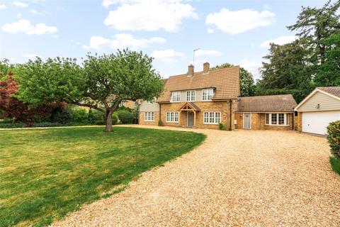 Hall Close, Harrold, Bedfordshire, MK43 4 bed detached house for sale