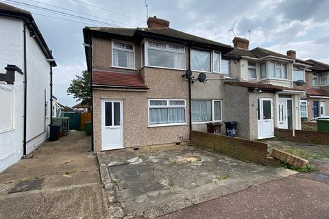 Beam Avenue, Dagenham 3 bed end of terrace house for sale