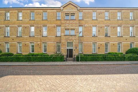 Brigade Place, Caterham CR3 2 bed flat for sale