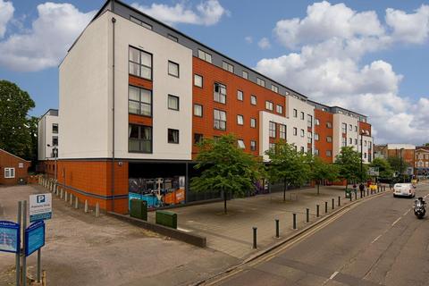 Church Street, Epsom 2 bed flat for sale
