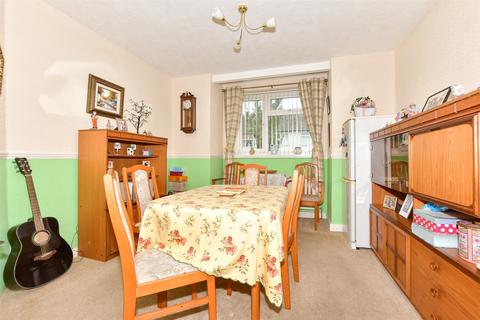 Archer Road, Folkestone CT19 3 bed terraced house for sale