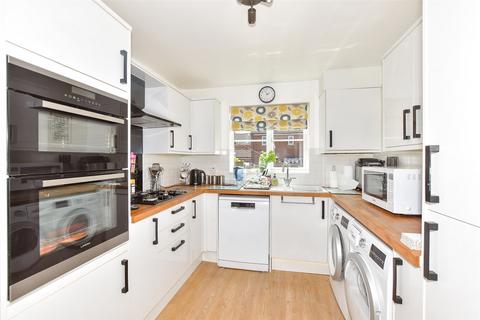 Kinson Way, Dover CT16 3 bed terraced house for sale