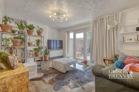 Gladwyns, Basildon, SS15 2 bed terraced house for sale