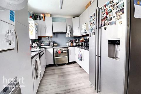 Wigton Road, Romford 4 bed terraced house for sale