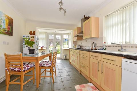 Ashford Road, Canterbury CT1 4 bed detached bungalow for sale