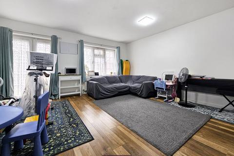 Bramble Close, Stanmore HA7 2 bed maisonette for sale