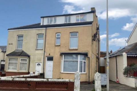High Street, Blackpool 7 bed semi