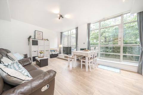Great West Road, Brentford TW8 2 bed flat for sale