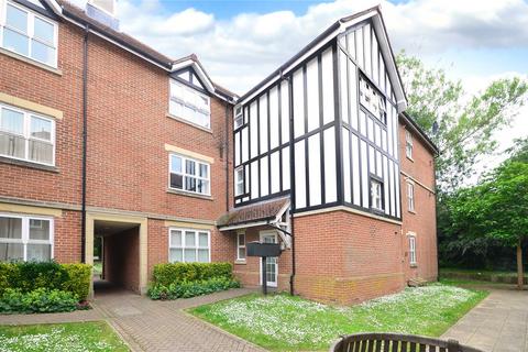 St Johns Road, East Grinstead, RH19 1 bed apartment for sale