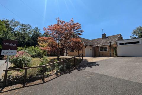 7 Old Road North, Kempsey, Worcester.... 3 bed detached bungalow for sale