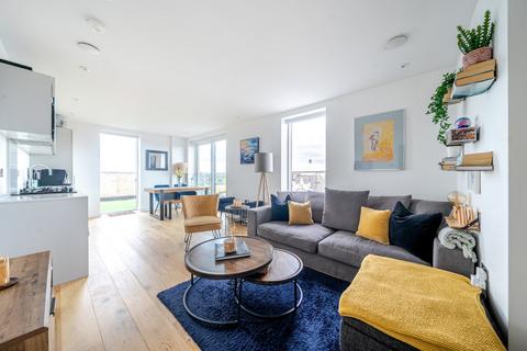 Upper Tooting Road, London, SW17 1 bed flat for sale