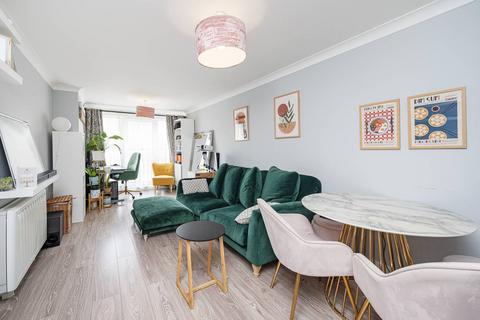 Candle Street, Stepney, London, E1 1 bed flat for sale