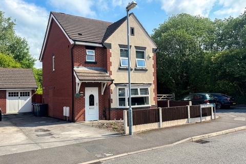 Astbury Close, Bury BL9 3 bed detached house for sale