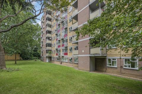 Peldon Court, Richmond 2 bed apartment for sale