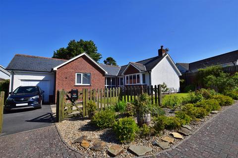 Aberporth 3 bed detached bungalow for sale