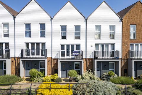 Knights Templar Way, Rochester 3 bed terraced house for sale