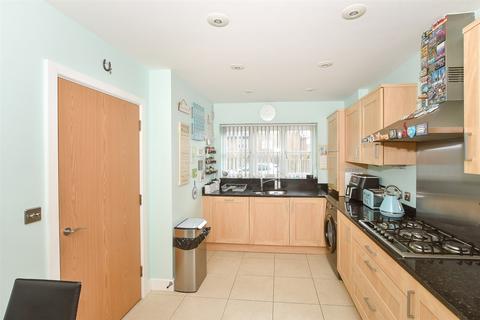 Nassau Drive, Crowborough TN6 4 bed townhouse for sale