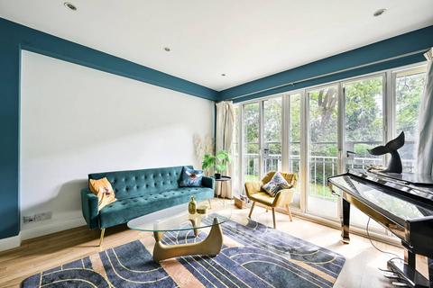Putney Hill, Putney, London, SW15 2 bed flat for sale