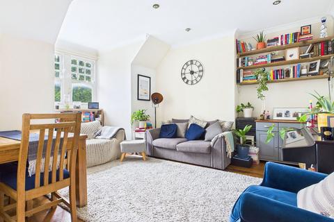 New Church Road, Hove, BN3 4AA 2 bed flat for sale