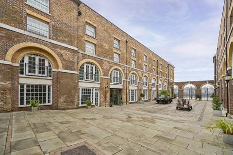 The Highway, London, E1W 1 bed flat for sale