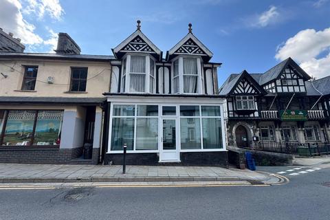 13 Church Street, Blaenau Ffestiniog 4 bed house for sale