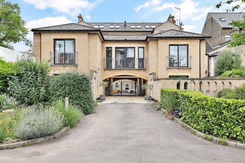 Cambridge CB1 2 bed flat for sale
