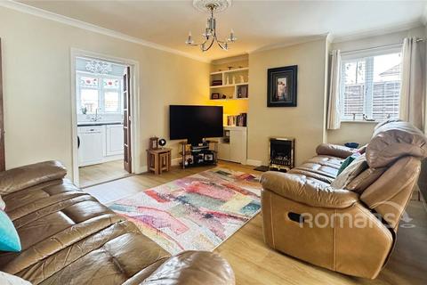 Ash Grove, Yiewsley, West Drayton 3 bed semi