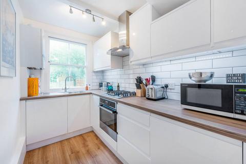 Linden Gardens, Chiswick, London, W4 1 bed flat for sale