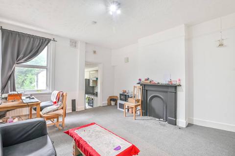 Chaplin Road, Wembley, HA0 2 bed flat for sale