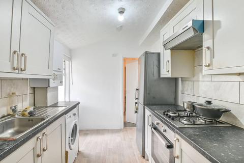 Chaplin Road, Wembley, HA0 2 bed flat for sale
