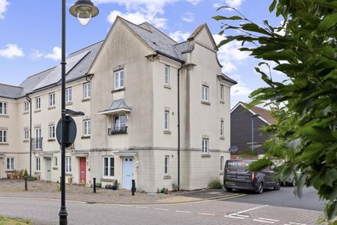 Elbridge Avenue, Bognor Regis 4 bed semi