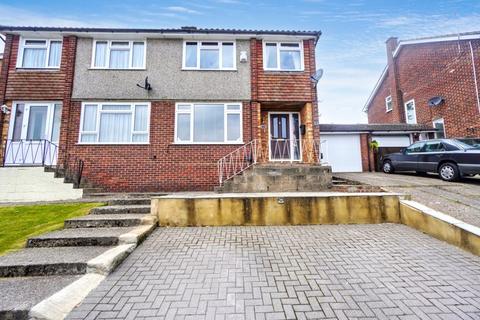 Fulton Close, High Wycombe HP13 3 bed semi