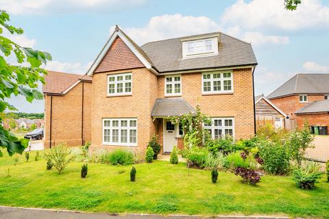 Magpie Meadows, Luton LU1 5 bed detached house for sale