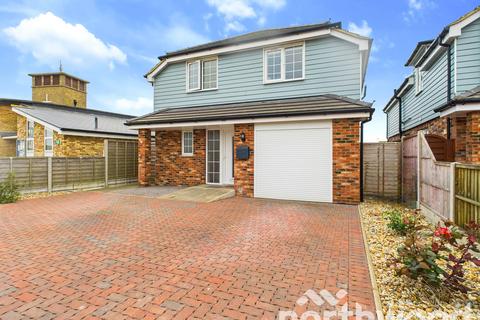 Roberts Road, Greatstone, TN28 4 bed detached house for sale