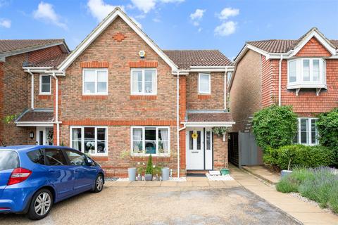 2 bedroom semi-detached house for sale