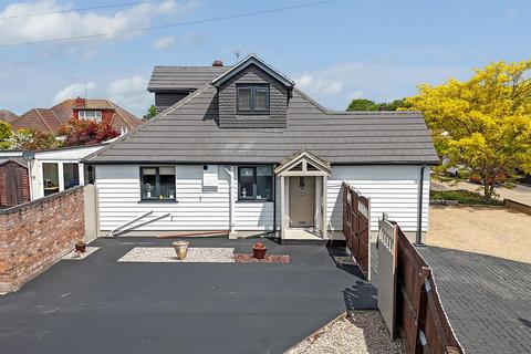 Crossby Close, Mountnessing, Brentwood 4 bed semi